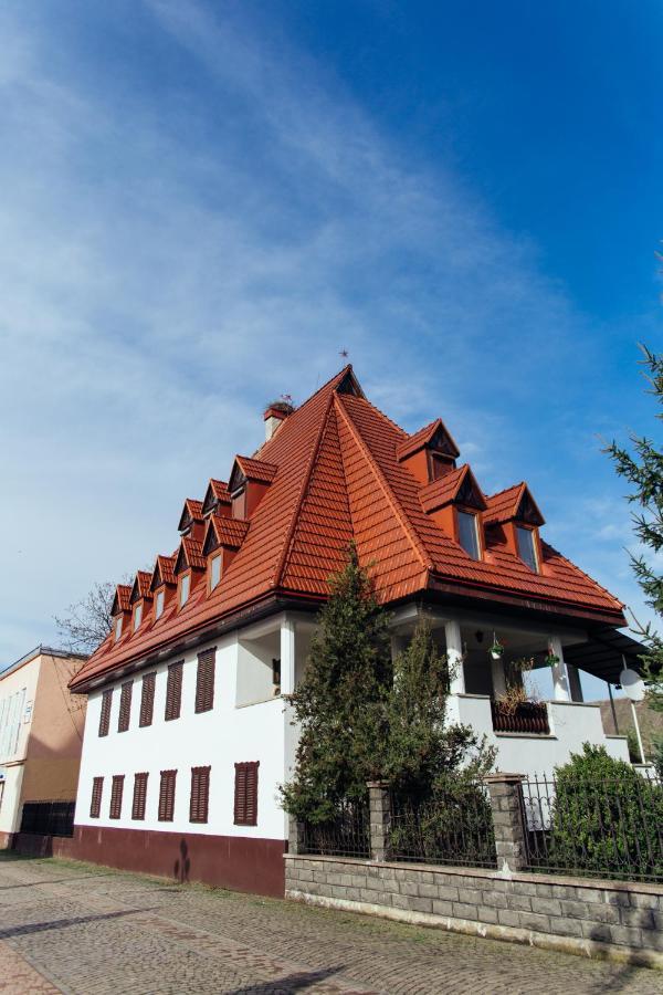 Готель Тячів מראה חיצוני תמונה